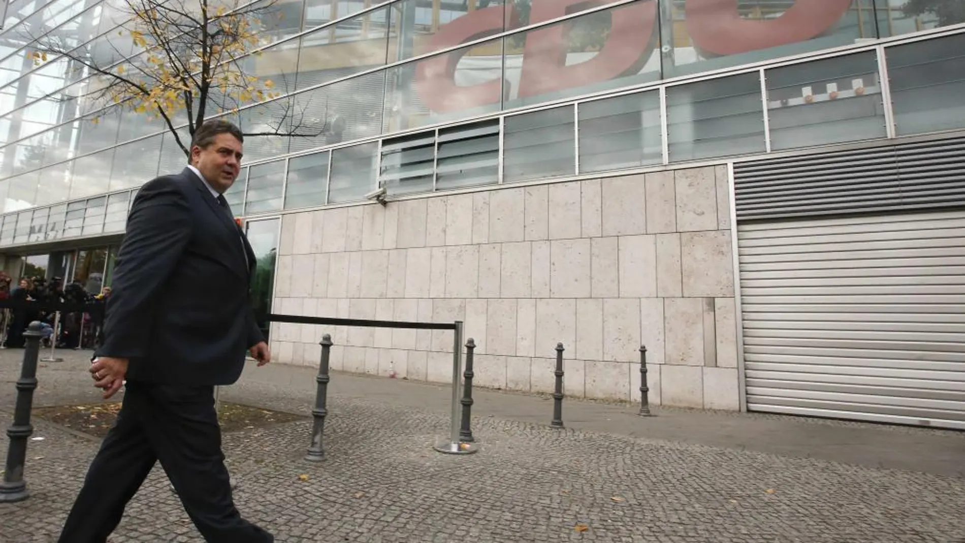 El presidente del SPD, Sigmar Gabriel, antes de entrar en la sede de la CDU