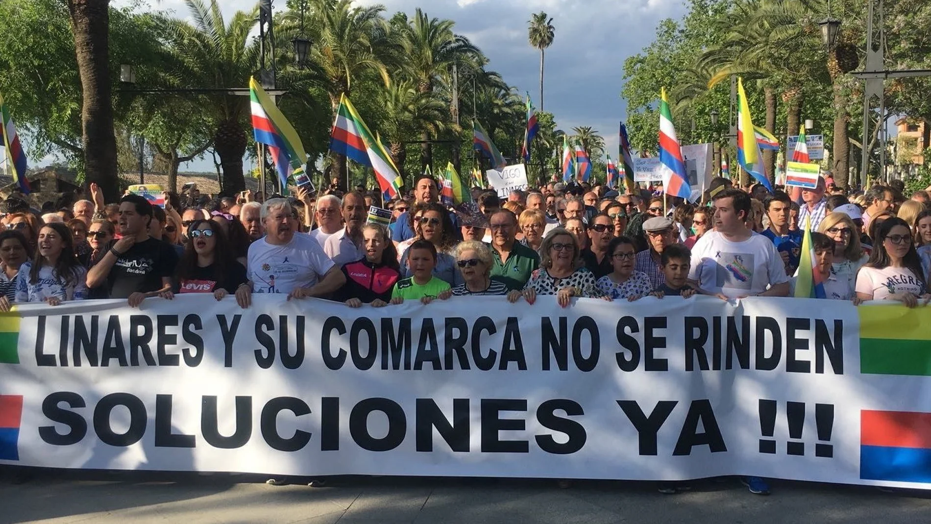 Protesta de los vecinos de Linares /Foto: EP