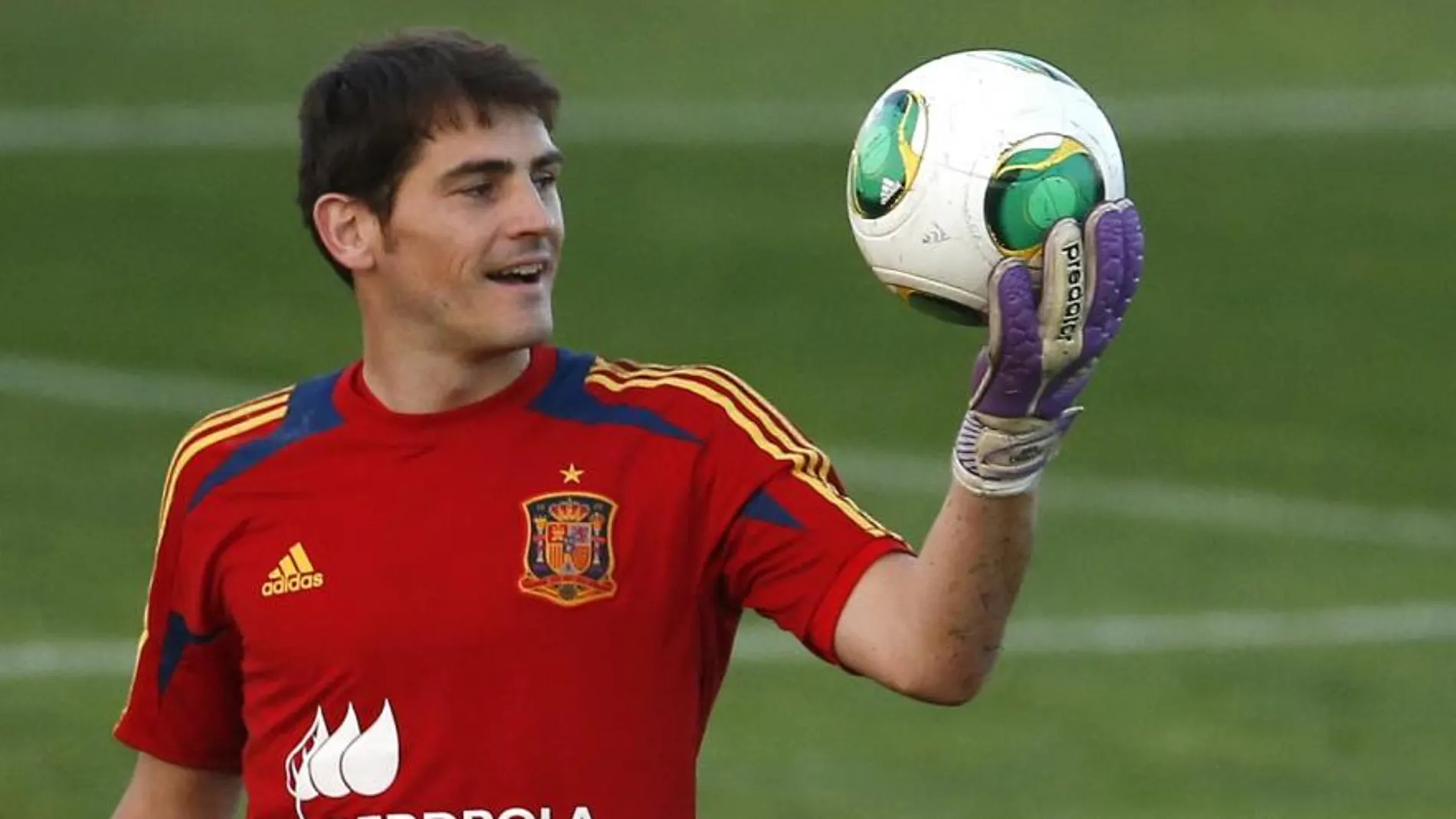 Casillas vuelve al once titular