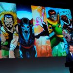Kenichiro Yoshida, presidente y director ejecutivo (CEO) de Sony Corp., habla durante una conferencia de prensa este martes, en la sede de la empresa en Tokio (Japón). La nueva videoconsola de Sony potenciará los gráficos y la capacidad de procesamiento. EFE/Franck Robichon