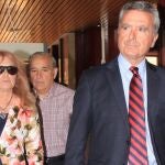 Ortega Cano y Gloria Mohedano en el juzgado de Sevilla