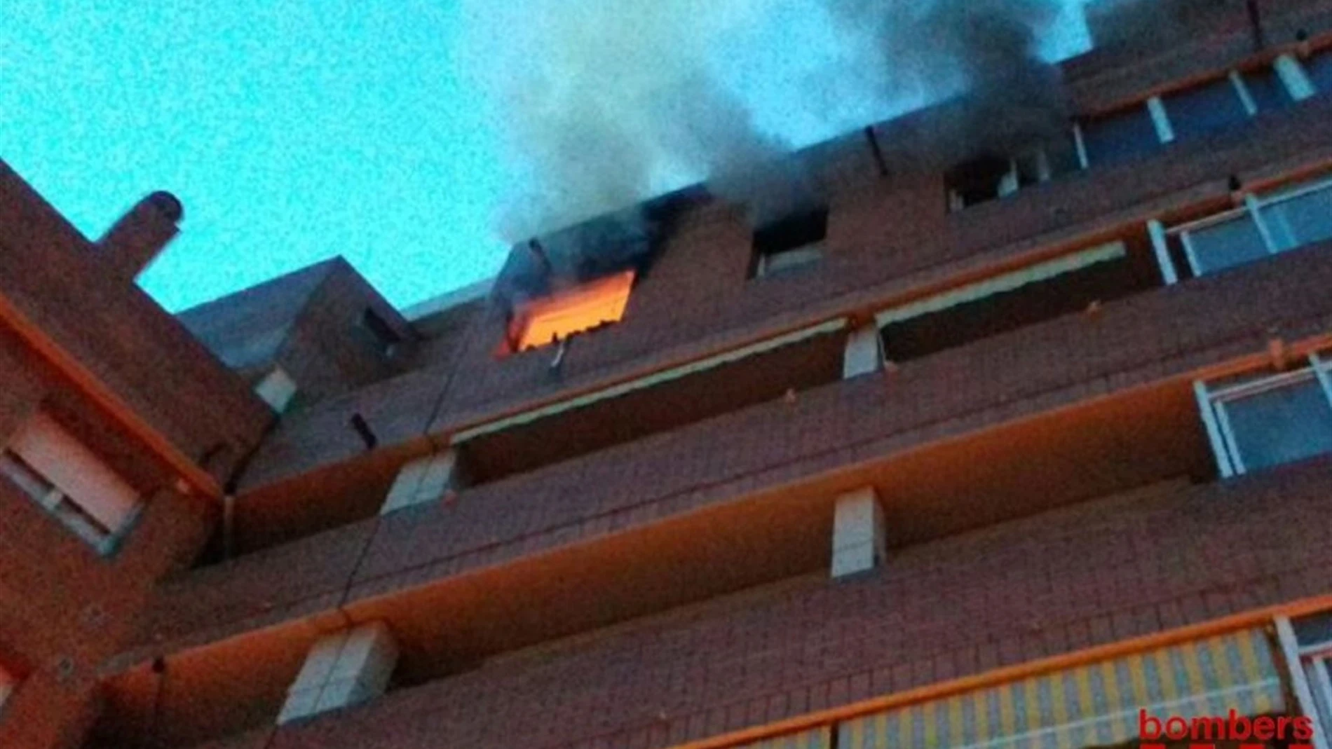 Siete dotaciones de los Bomberos de la Generalitat se ocuparon del incendio