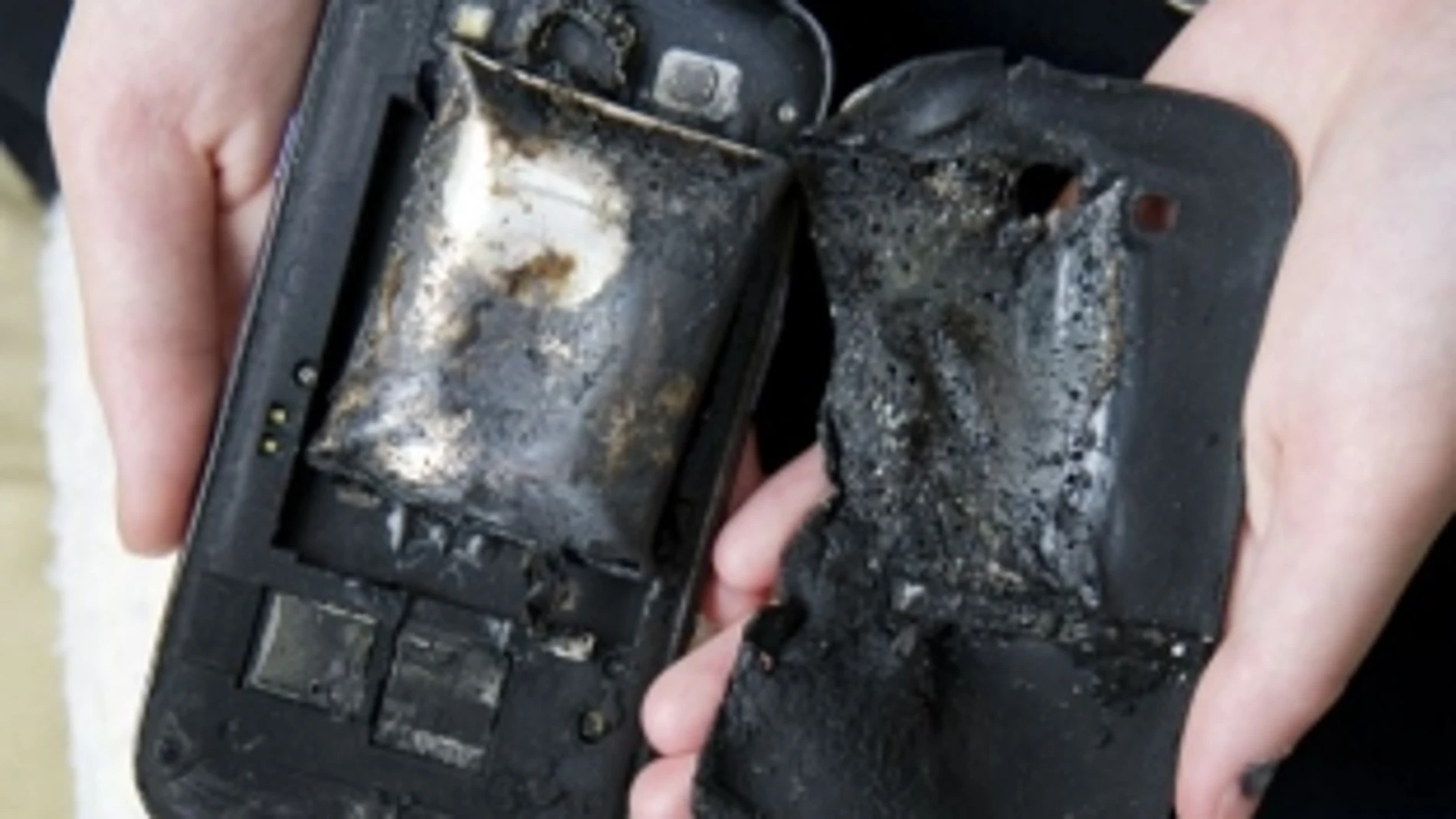 La explosión de un Samsung Galaxy S3 provoca quemaduras de tercer grado a una joven suiza