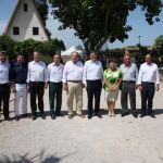 El presidente de la Generalitat, Ximo Puig, ayer junto a algunos de los representantes empresariales que acudieron ayer al tradicional almuerzo de inicio de curso organizado por la Cámara de Comercio