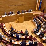 El hemiciclo de Les Corts sufrió despren-dimientos el pasado 11 de septiembre