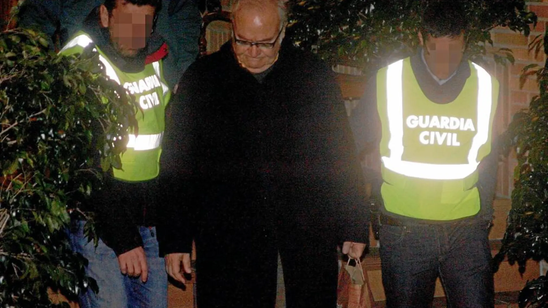 En la imagen, la detención de Josep Prat, por parte de la Guardia Civil, en febrero de este año