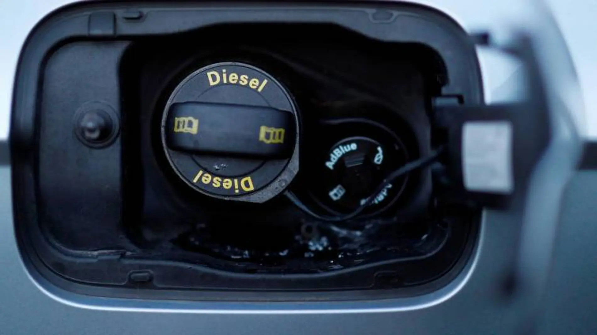 Tapa de combustible diésel / Foto: Reuters