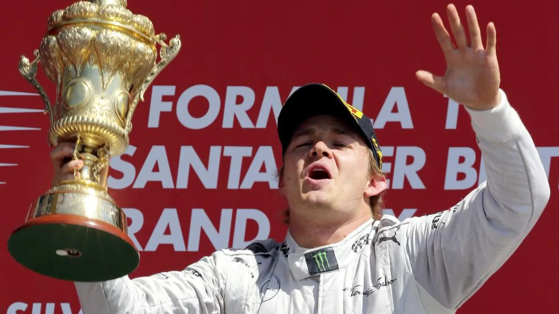 El alemán Nico Rosberg celebra el triunfo en Silverstone