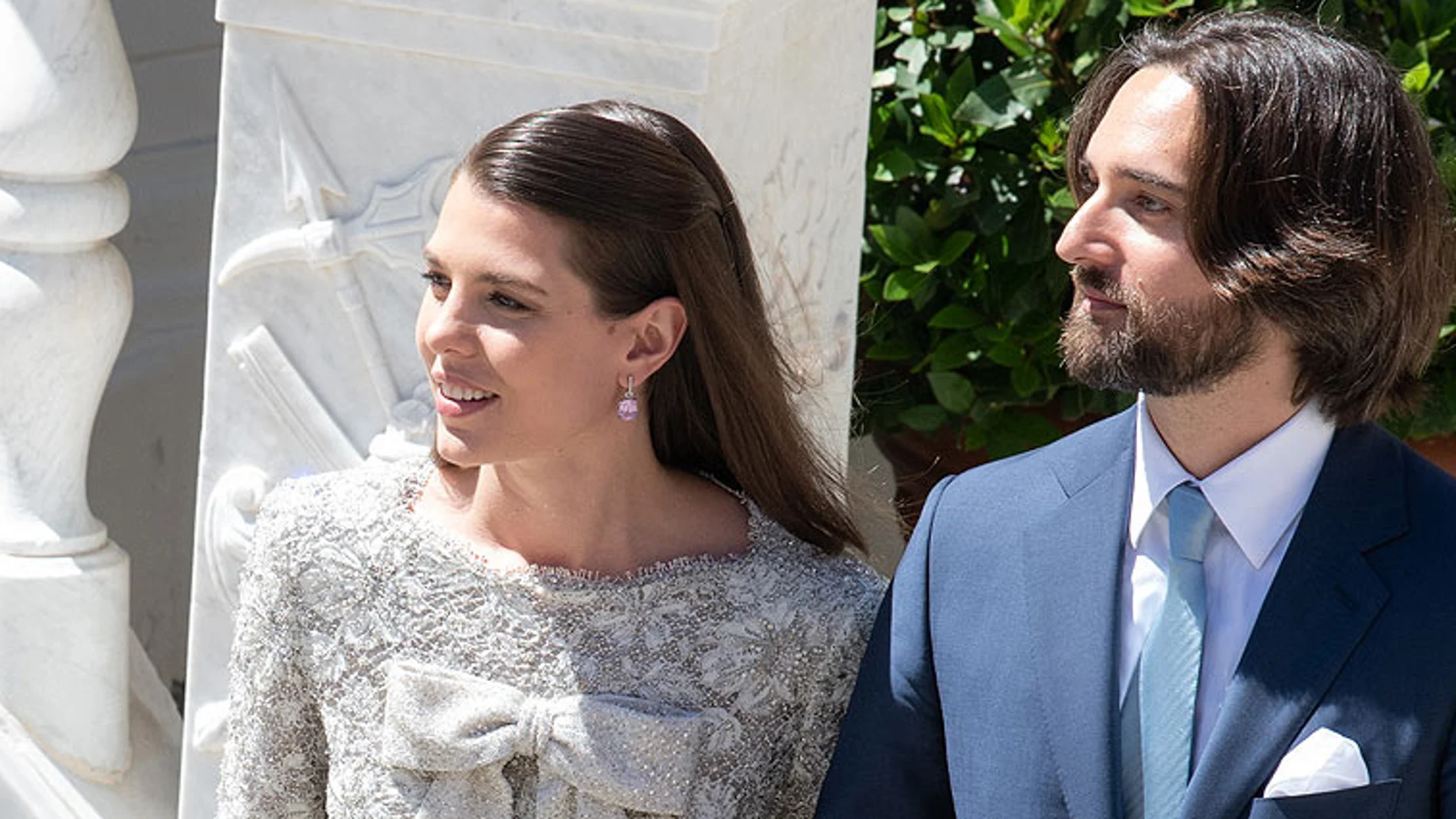 Carlota Casiraghi da la sopresa con su vestido de novia