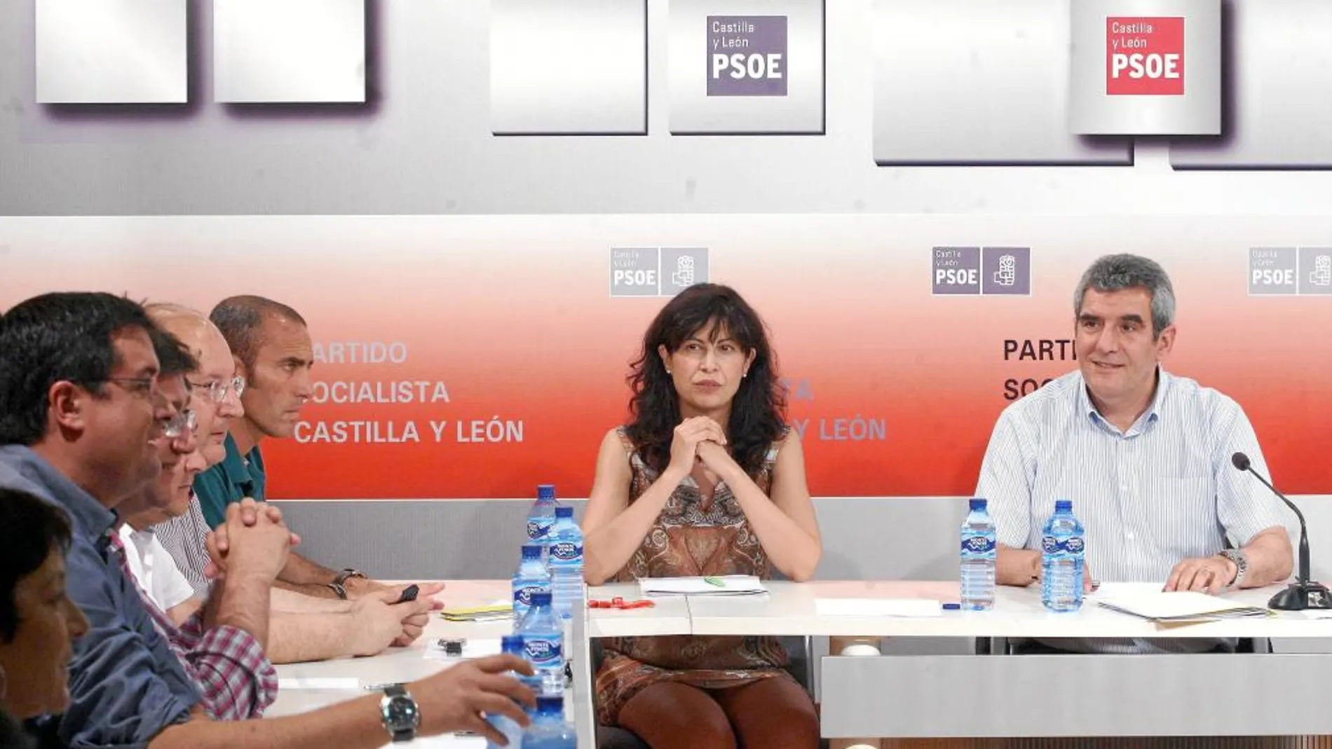 Julio Villarrubia y Óscar López volvieron a encontrarse en el Plenario del PSOE tras las últimas desavenencias entre ambos dirigentes