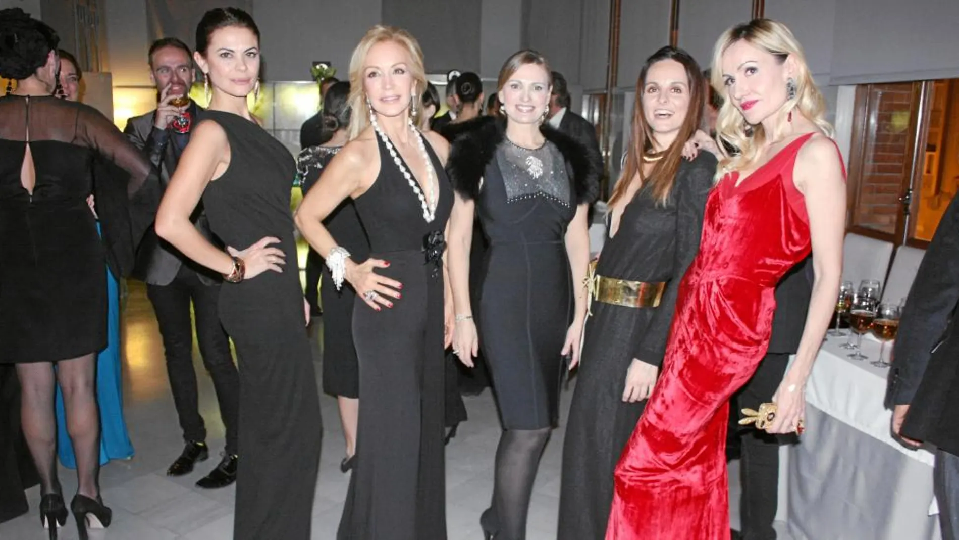 Clara y amigas en el recital de Solán de Cabras
