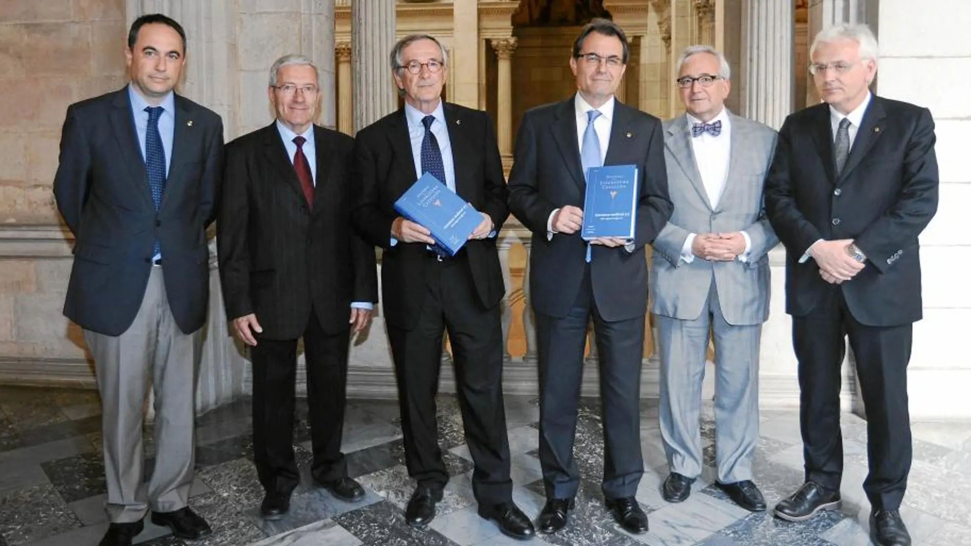 El Parlament se obstina en rechazar la implantación del bilingüismo