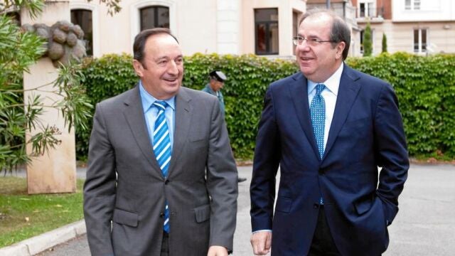 Pedro Sanz y Juan Vicente Herrera pasean en Logroño