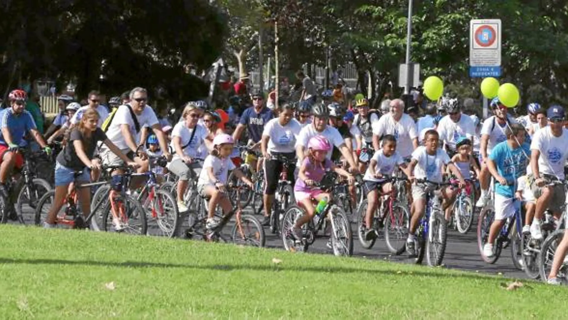 Alrededor de 5.000 majariegos pedalearon juntos en la Fiesta de la Bicicleta