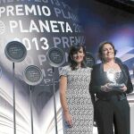 Clara Sánchez, con «El cielo ha vuelto», se alza con el prestigioso galardón literario en una velada en la que resultó finalista Ángeles González-Sinde por la novela «Un buen hijo»