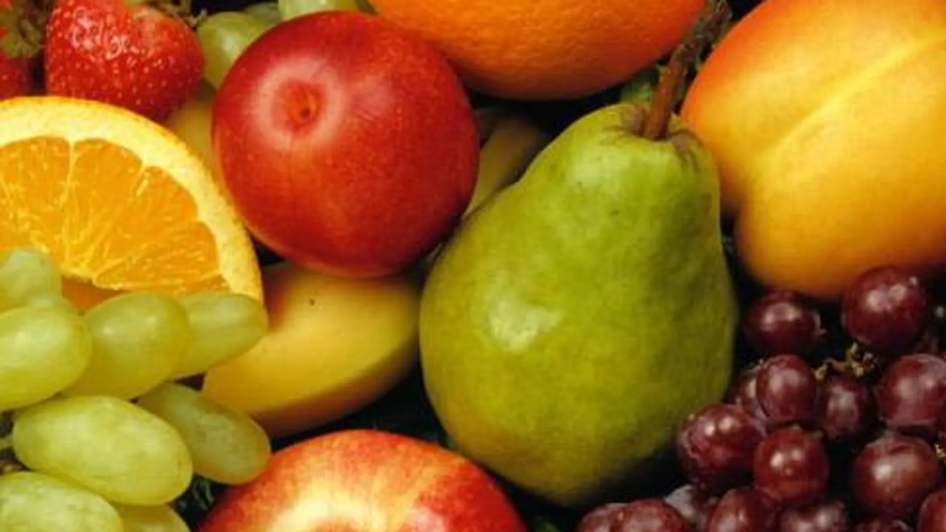 Alimentos saludables, como frutas y verduras.