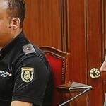 Bretón escucha la declaración de Serafín Castro, ex comisario jefe de la Unidad de Delincuencia Especializada y Violenta (UDEV), encargado de la investigación