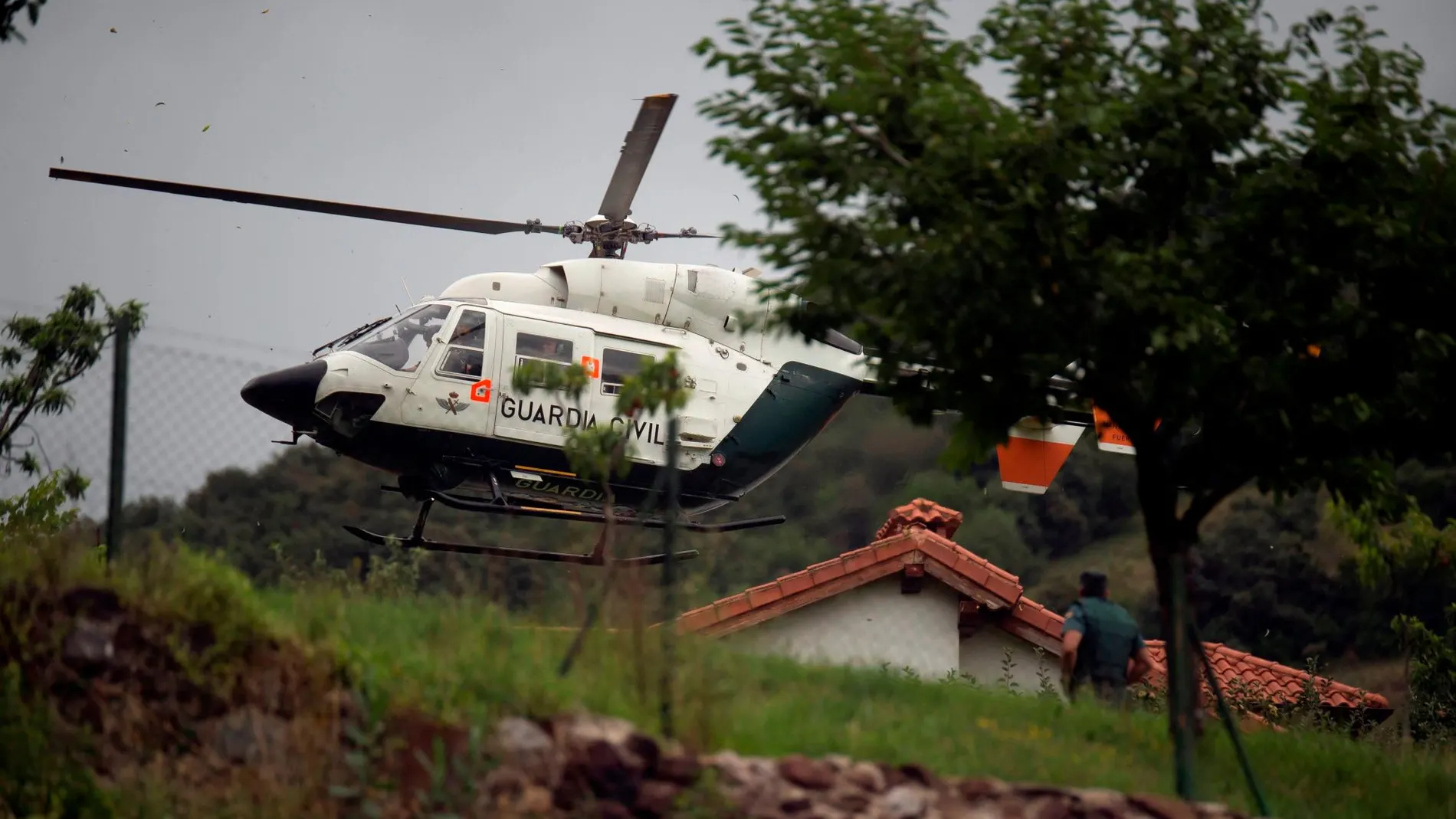 Helicoptero de la Guardia Civil en la zona de Picos de Europa