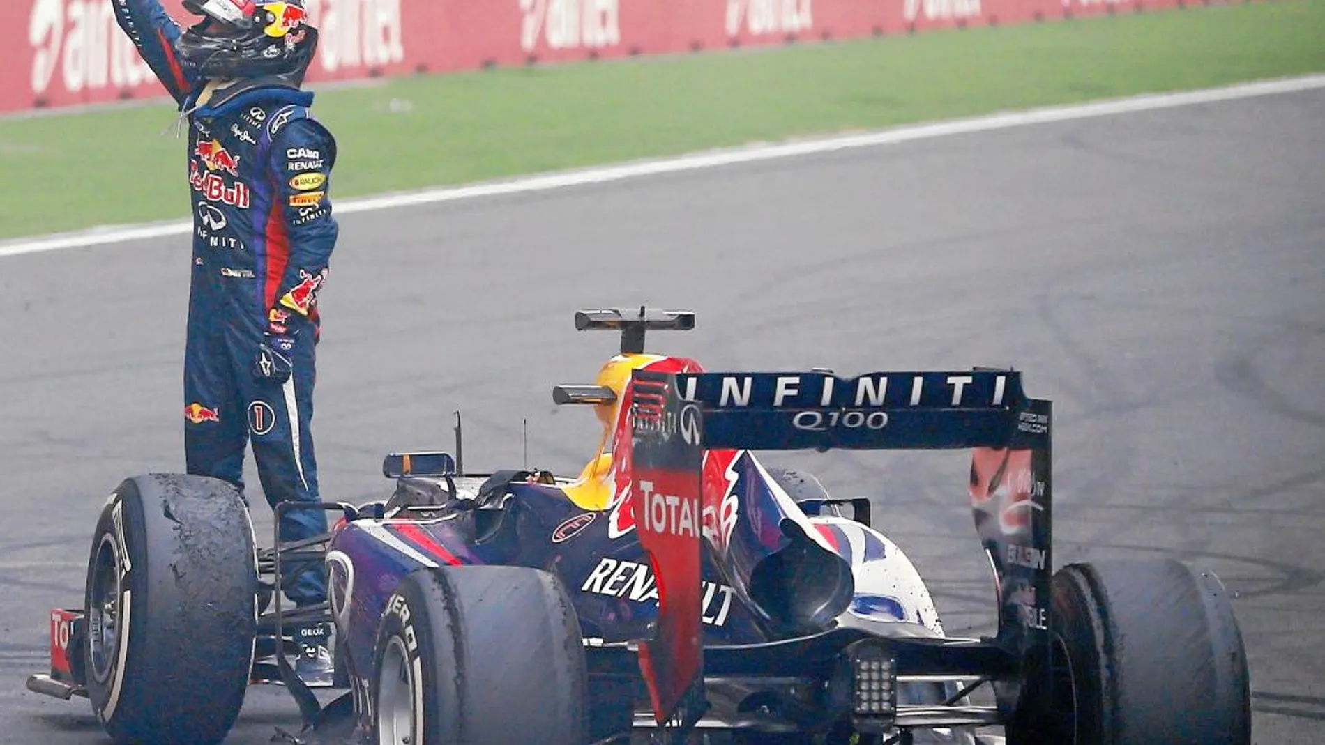 El de Red Bull celebró en la recta su victoria, algo que le costó una multa. Foto: Efe/Red Bull