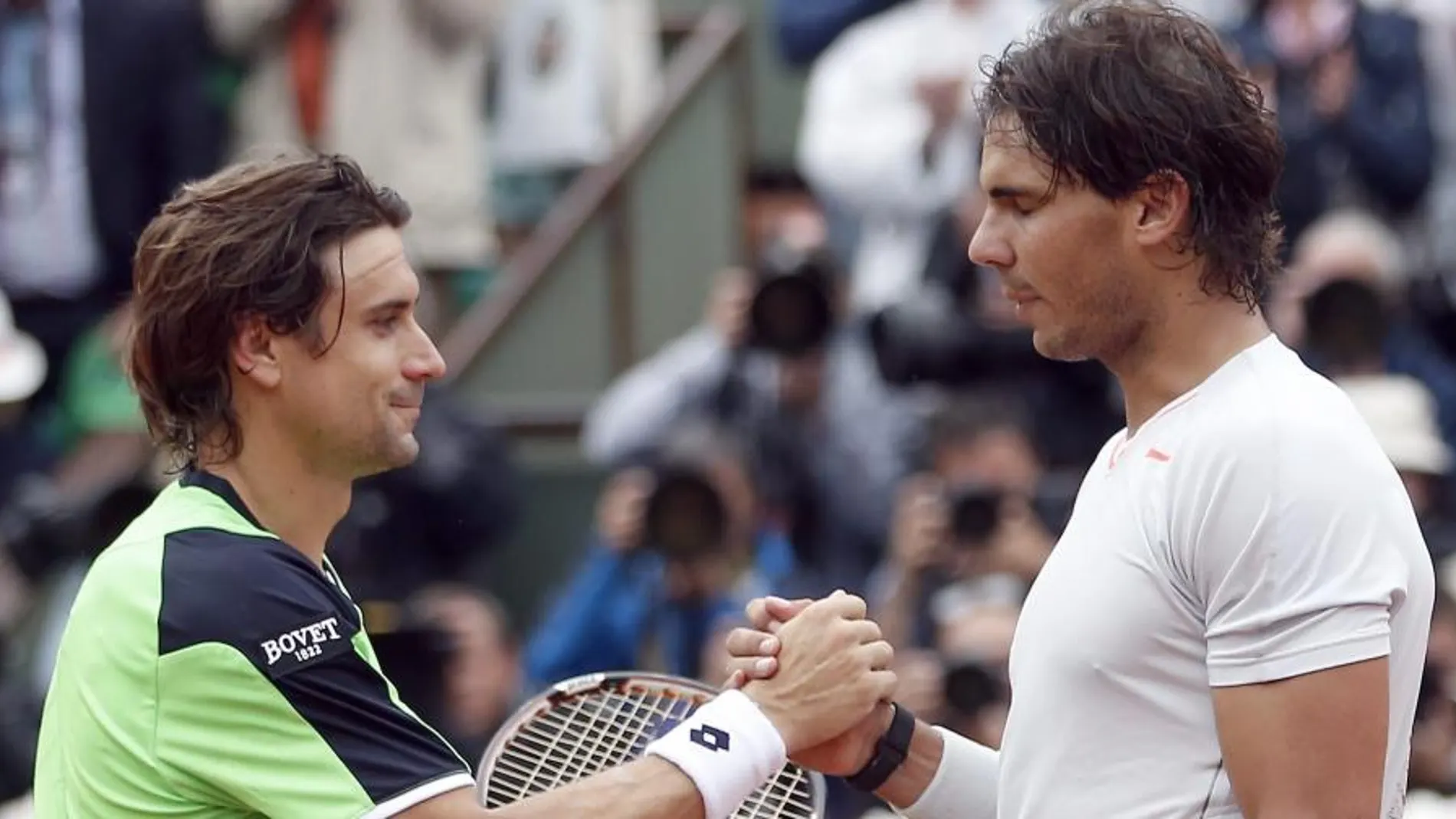 Rafael Nadal y David Ferrer se saludan tras el encuentro