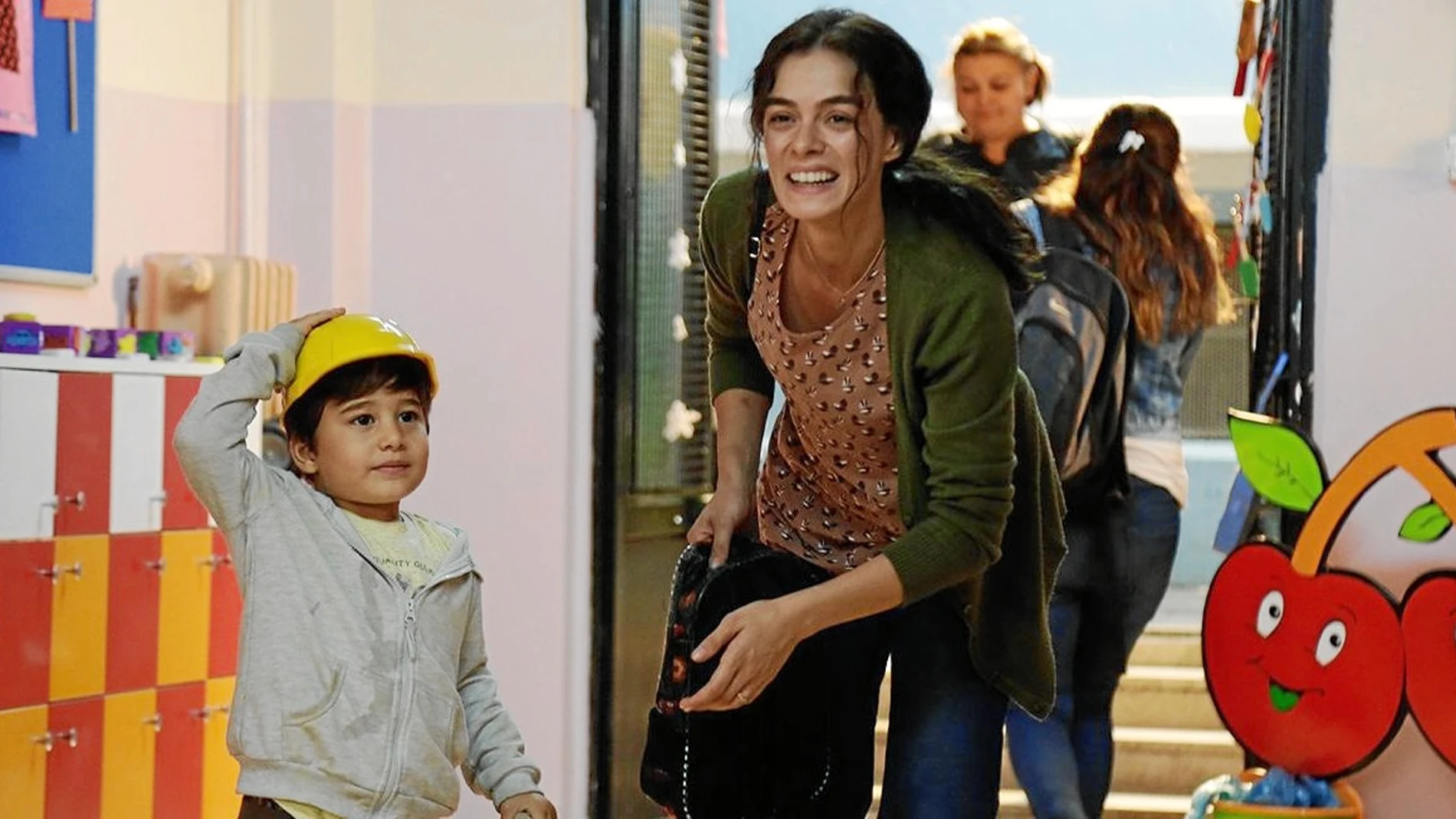 Özge Özpirinççi, la protagonista de la serie «Madre (Kadin)». Foto: Atresmedia
