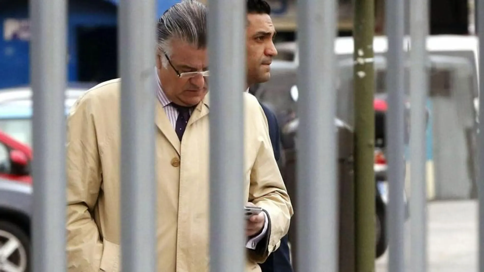 Según fuentes juridicas, a Bárcenas se le han bloqueado ya 17,5 millones de euros.