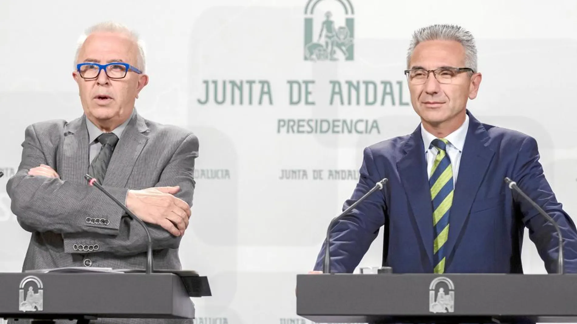 El consejero José Sánchez Maldonado y el portavoz Miguel Ángel Vázquez, ayer en San Telmo