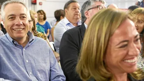 Pere Navarro y Carmen Chacón, ayer, durante la reunión del Comité Federal