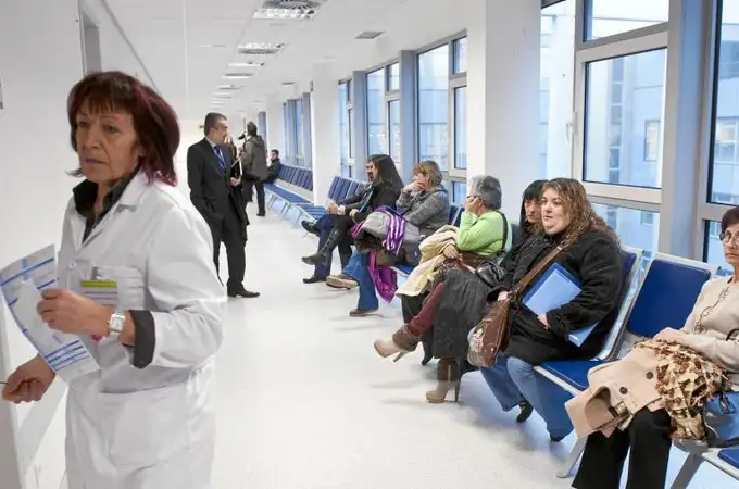 Castilla y León oferta 670 plazas para hacer fijos a médicos interinos