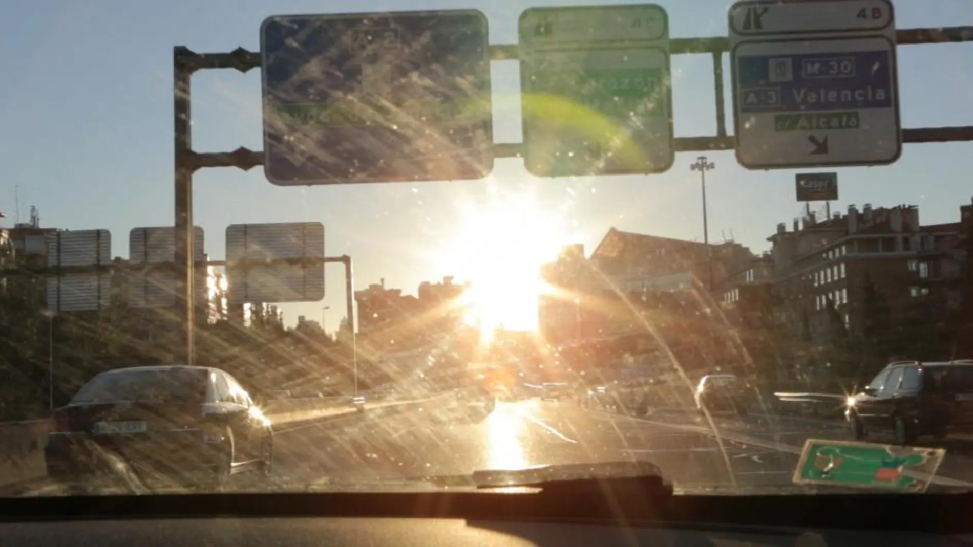 Los deslumbramientos ponen en riesgo a los conductores