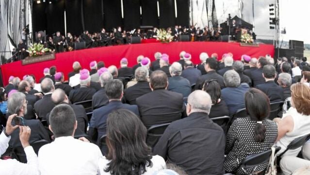 La Orquesta del Camino Neocatecumenal interpretó «El sufrimiento de los inocentes»