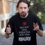 Pablo Iglesias con una camiseta que hace alusión a la popular serie de HBO