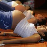 Un grupo de embarazadas haciendo ejercicio