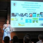 La alcaldesa Ana Botella fue la encargada de presentar ayer las nuevas aplicaciones para el móvil
