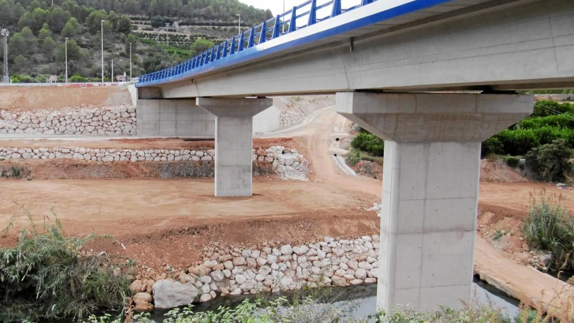 Una imagen de la infraestructura que une Villalonga y Ador