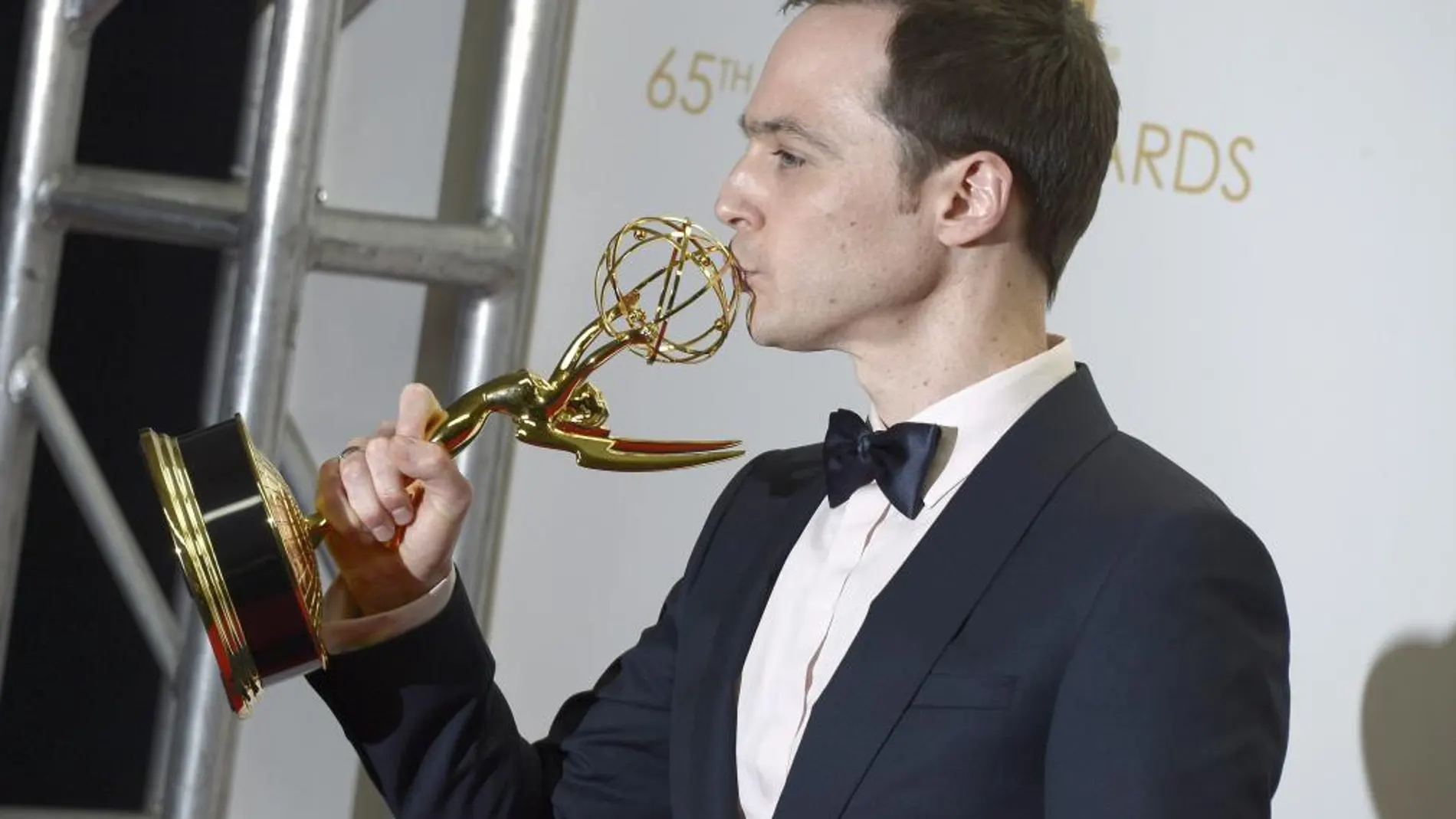 Jim Parsons, ganador del premio a mejor actor de comedia por 'The Big Bang Theory'