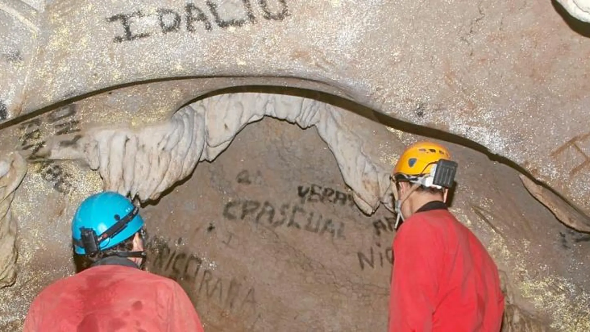 Imágene del estado en que se encuentra la «Cueva del Gran Duque»