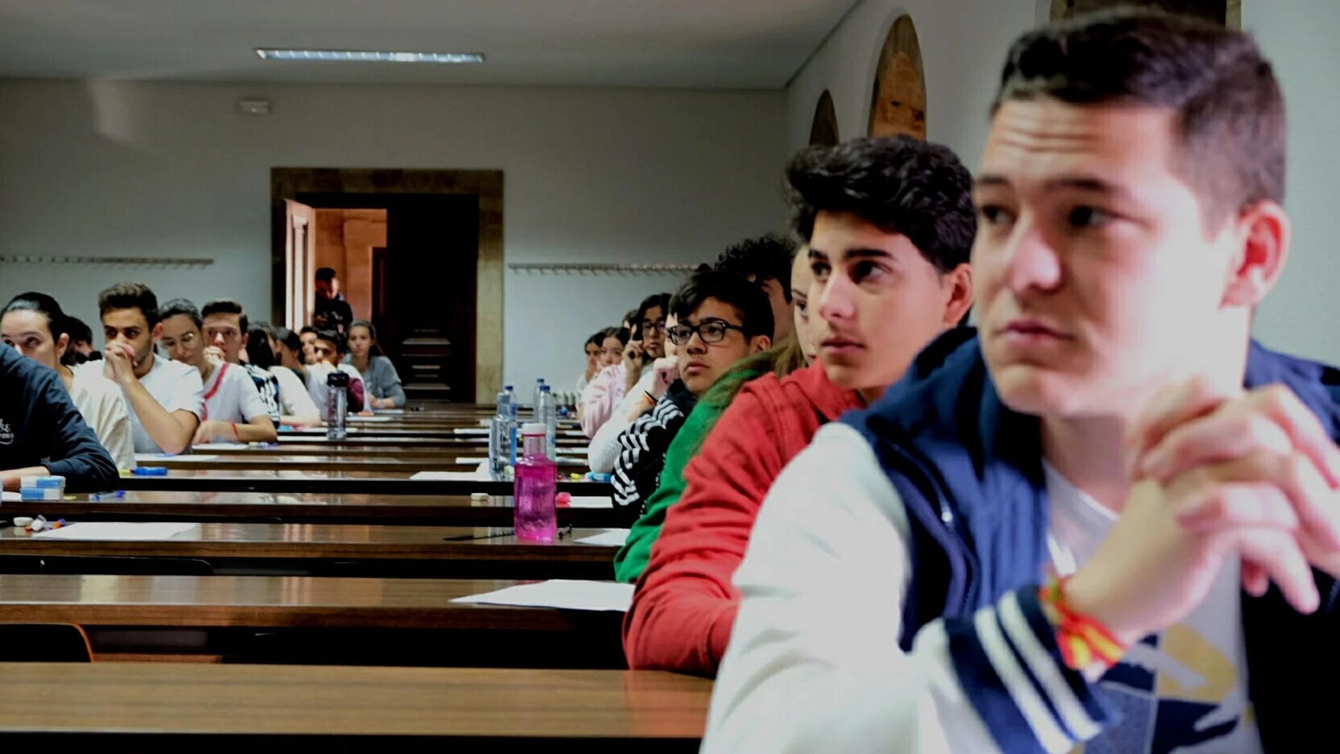 Estudiantes se presentan a la evaluación de Bachillerato en el distrito de Salamanca