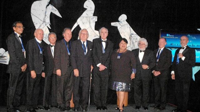 Cristóbal Gabarrón junto a los Premiados en esta XII edición