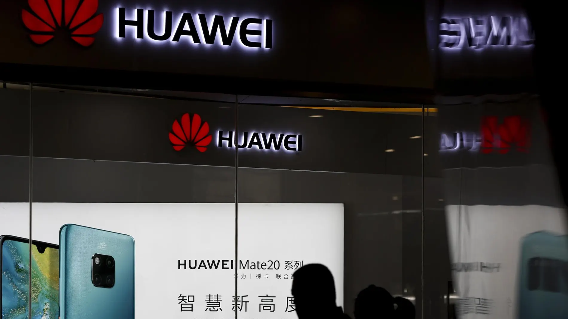 Trump acusa a Huawei de espionaje