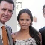 Ortega Cano junto a sus hijos Gloria Camila y José Fernando en un homenaje a Rocío Jurado