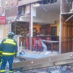 La fuerza de la deflagración tiró abajo el tabique exterior, propagó cristales e hirió a cuatro personas