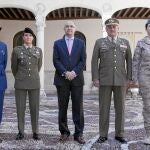 Ruiz Medrano y el general Quintanilla junto a la comandante Gracia Cañadas, la capitana Zafra y la teniente Gregorio