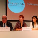 El catedrático de Psicología de la Universitat de Barcelona (UB) Antonio Andrés Pueyo, la responsable del Servicio de Atención a las Víctimas del Delito en Intress, Núria Iturbe, y la representante del Institut de Psicologia Forense Thuy Nguyen Vo