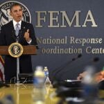 El presidente estadounidense, Barack Obama, pronuncia un discurso durante su visita a la Agencia para el Manejo de Emergencias (FEMA) en Washington DC, Estados Unidos, hoy, lunes 7 de octubre de 2013.