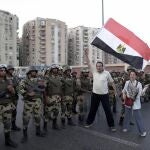 El Ejército egipcio despliega sus tanques por las calles de El Cairo