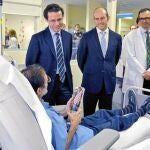 El consejero de Sanidad, Javier Fernández-Lasquetty, durante una visita al hospital universitario de Torrejón de Ardoz