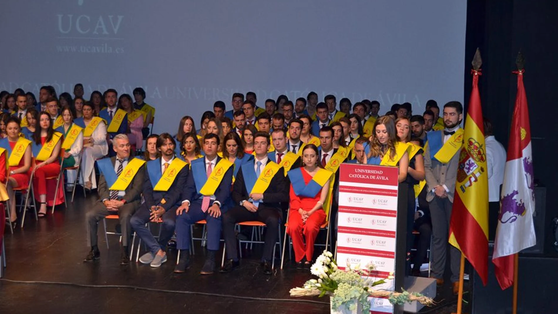 Un total de 150 alumnos de la Universidad Católica de Ávila se graduaron en la mañana de ayer