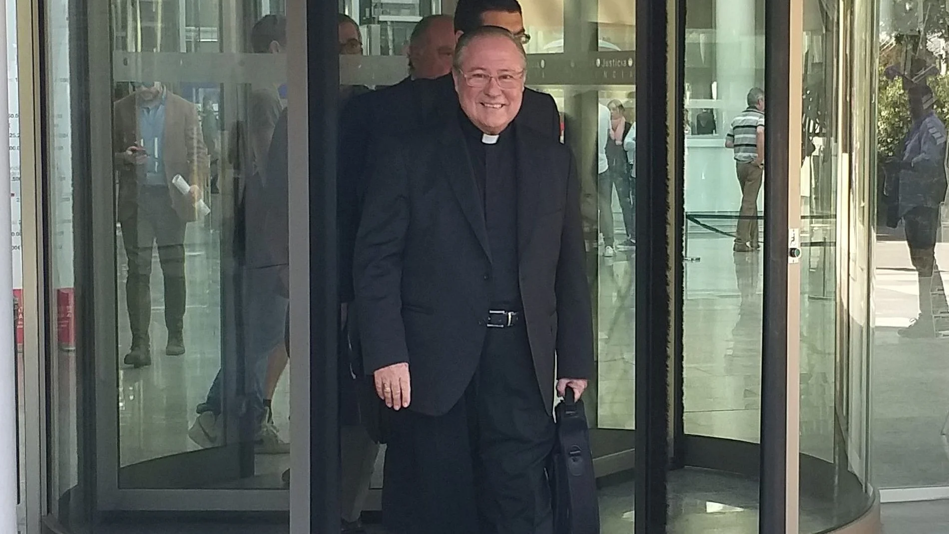 Monseñor Escudero sale de la Ciudad de la Justicia tras prestar declaración durante hora y media