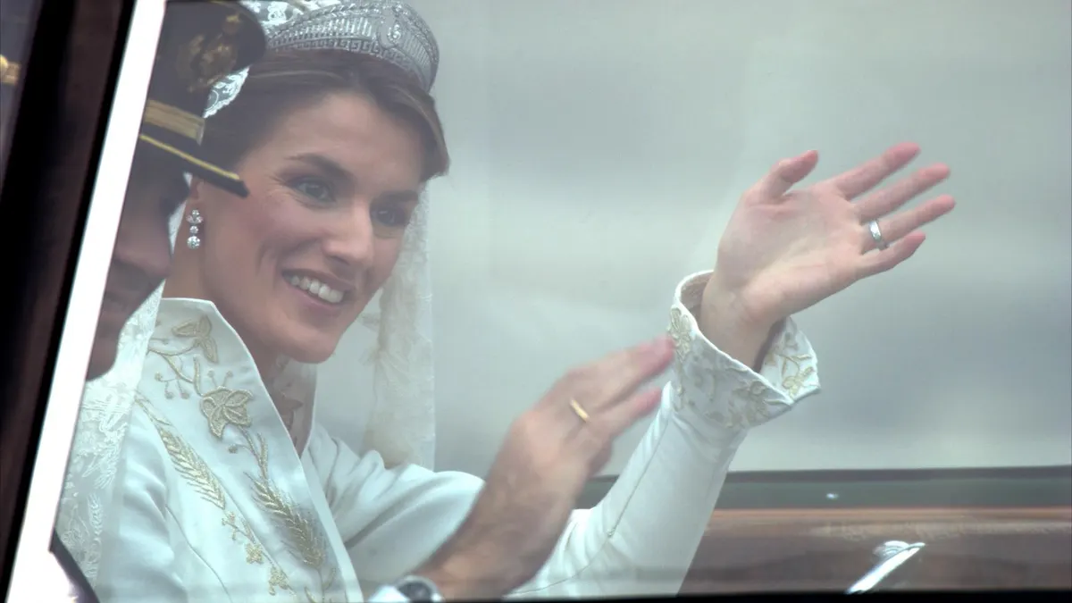 Radiografía del vestido de novia de la Reina Letizia 20 años después (y con muchos plagios famosos)